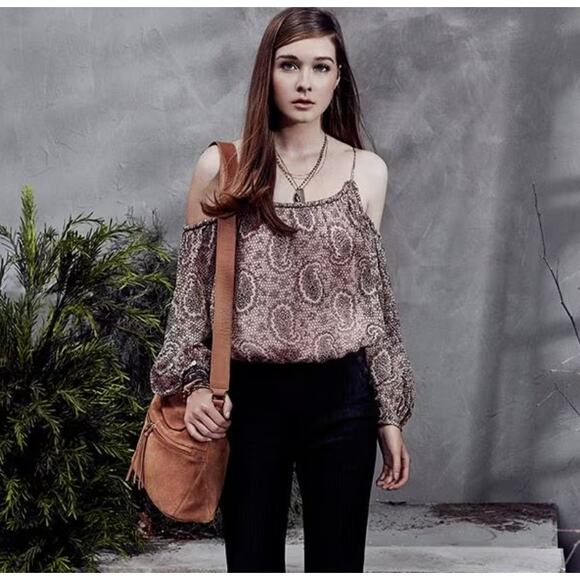 Elizabeth and James Paisley Cold Shoulder Maylin Blouse Medium NWT - Picture 1 of 15